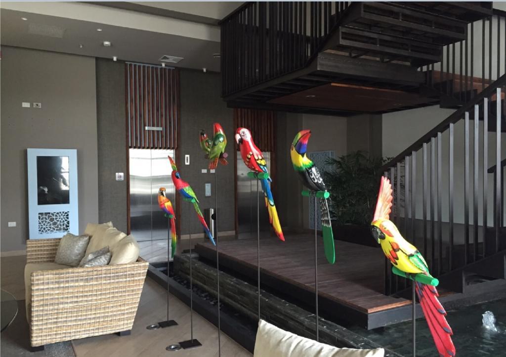 Ghl Hotel Montería Exterior photo Parrots at the lobby