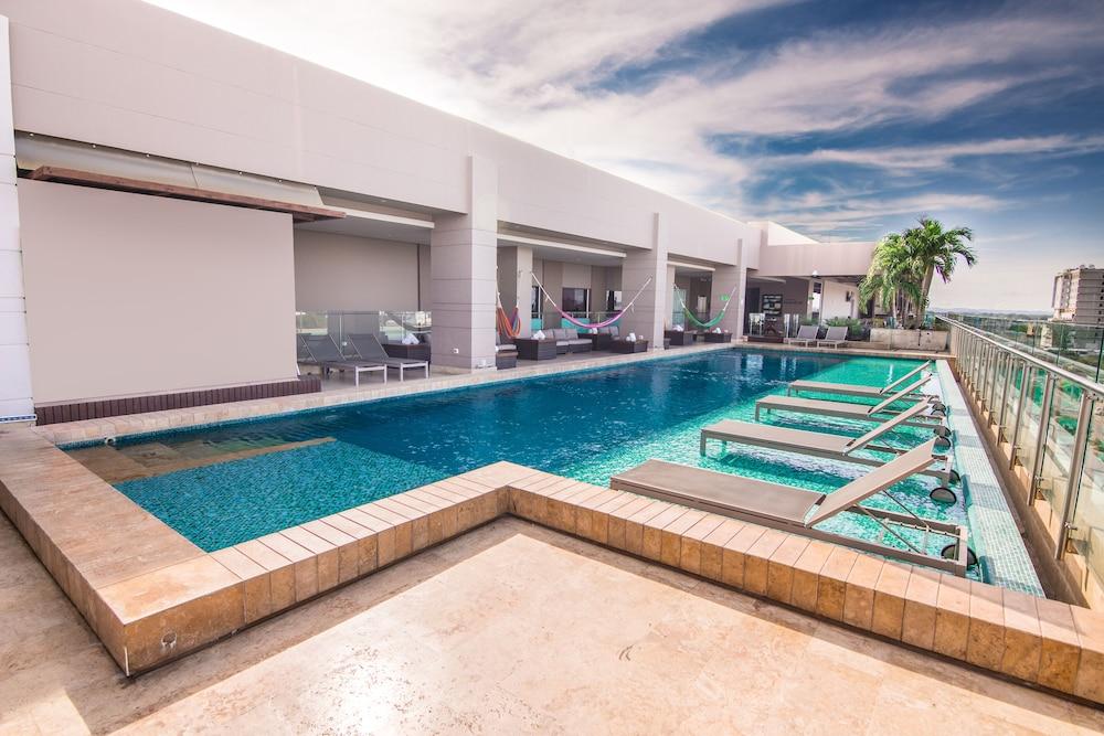 Ghl Hotel Montería Exterior photo Rooftop pool at the hotel